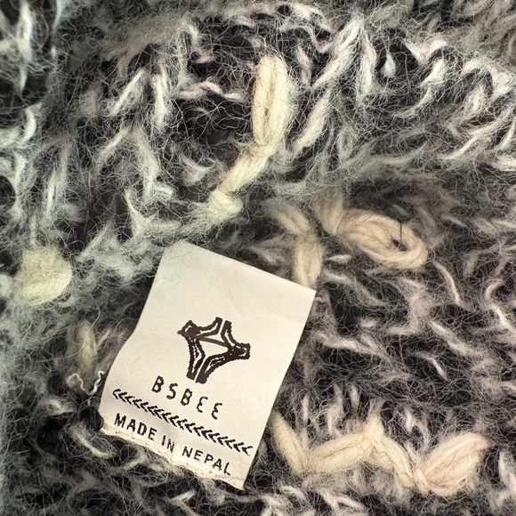 NWOT Free People Bsbee Handknit Beanie 64686488_001_f main image 2